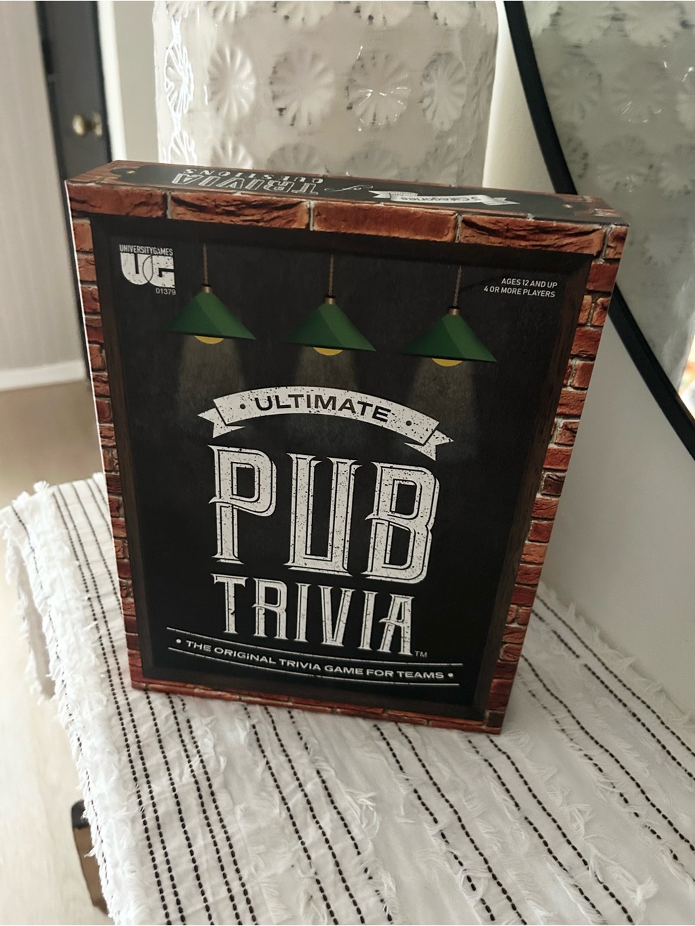 Ultimate Pub Trivia Game University Games 1000 Questions Party Board Game